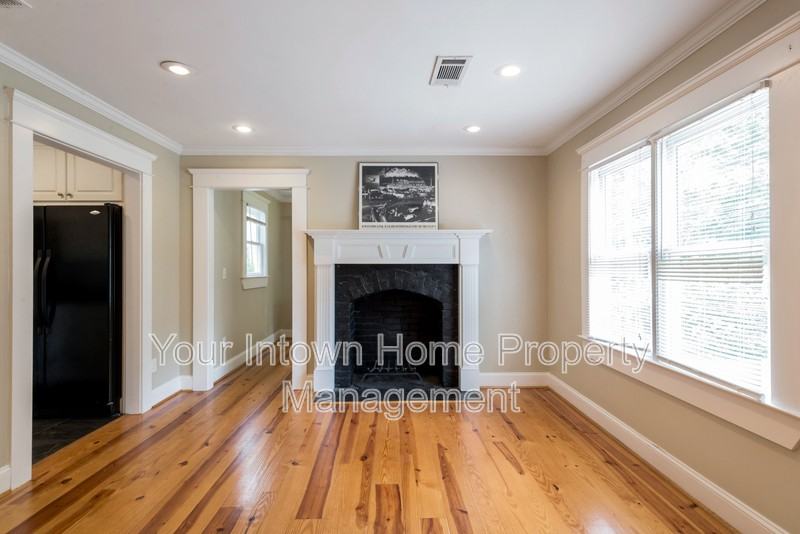 1672 Cecile Ave Se - Photo 6 of 34