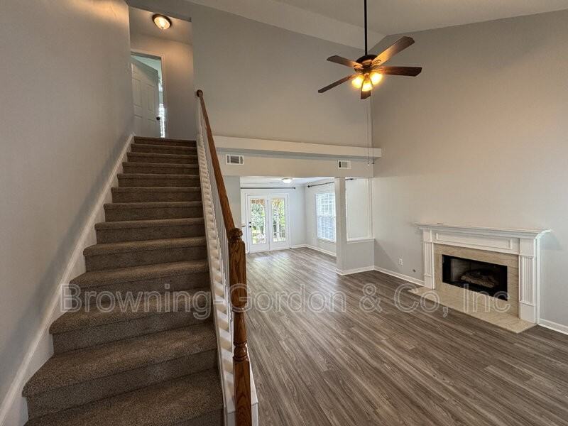212 Claybrook Ln - Photo 5 of 25