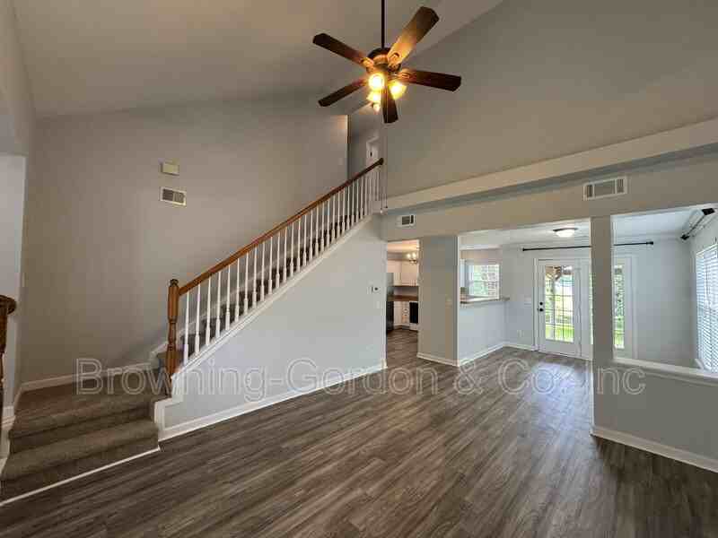 212 Claybrook Ln - Photo 6 of 25