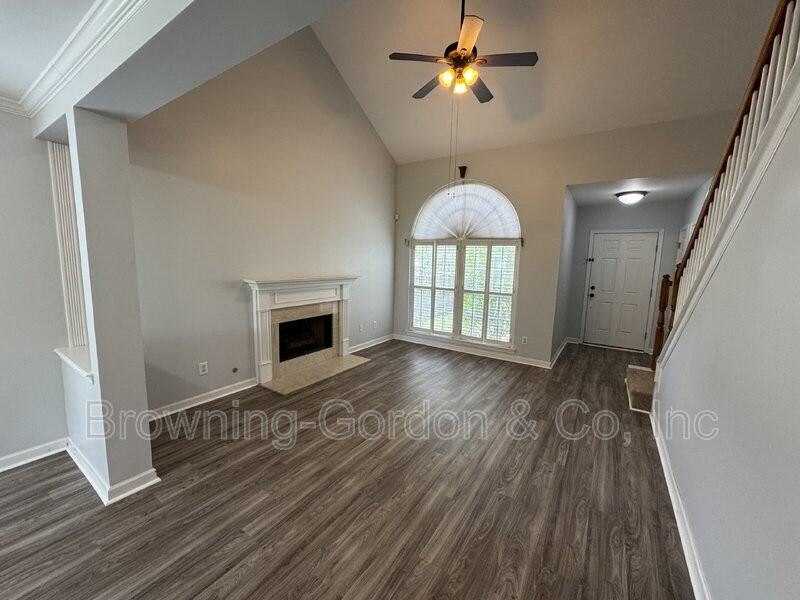 212 Claybrook Ln - Photo 7 of 25