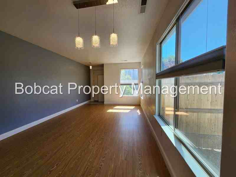 1240 Flintwood Dr - Photo 5 of 31