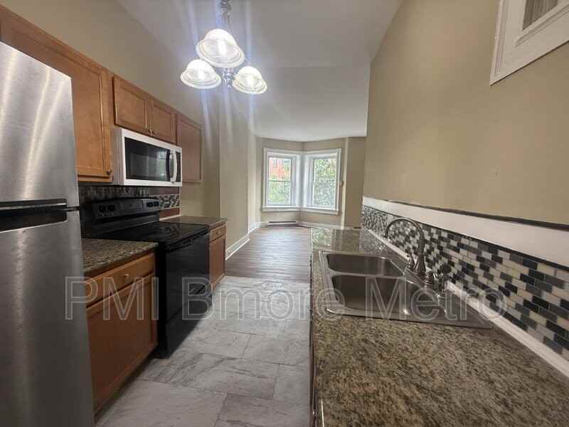 720 Newington Ave - Photo 2 of 9