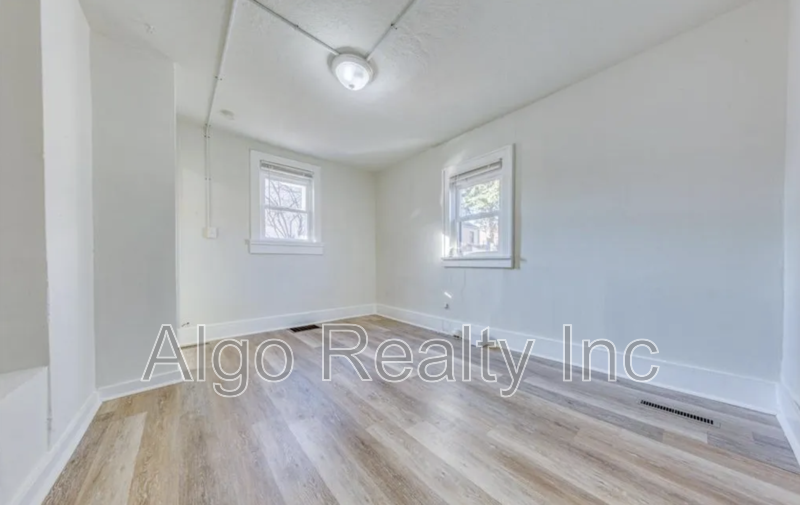 838 41st Ave Ne - Photo 6 of 13