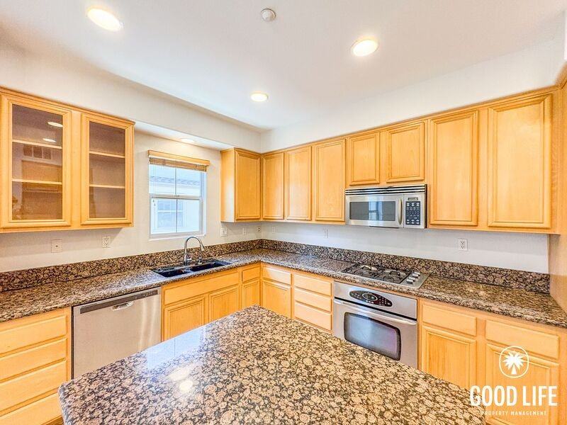 372 Plateau Ave - Photo 3 of 27