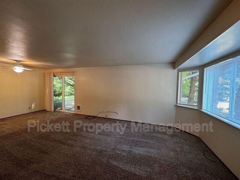 9349 Old Military Rd Ne - Photo 4 of 18