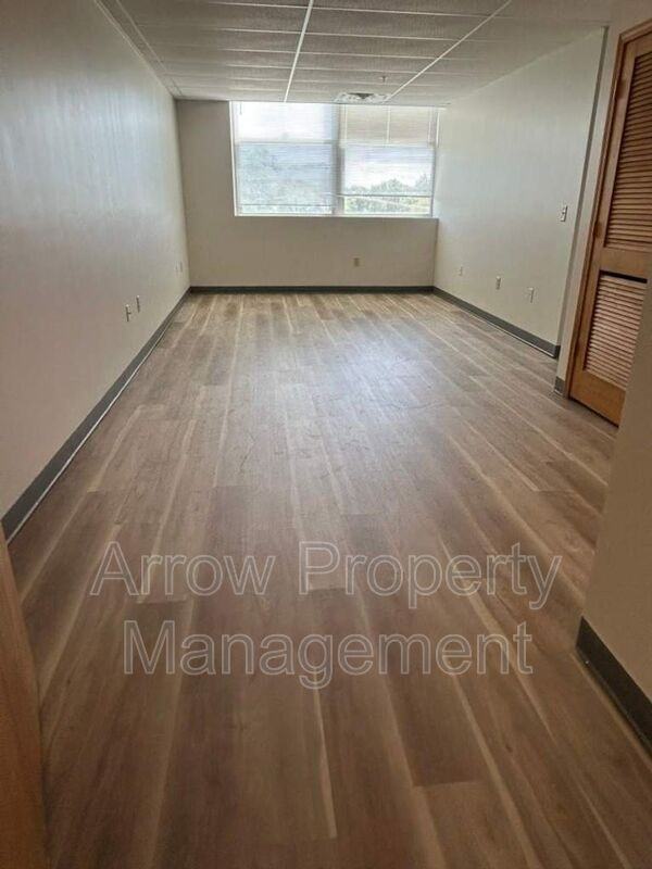 731 W Crawford St - Photo 3 of 9