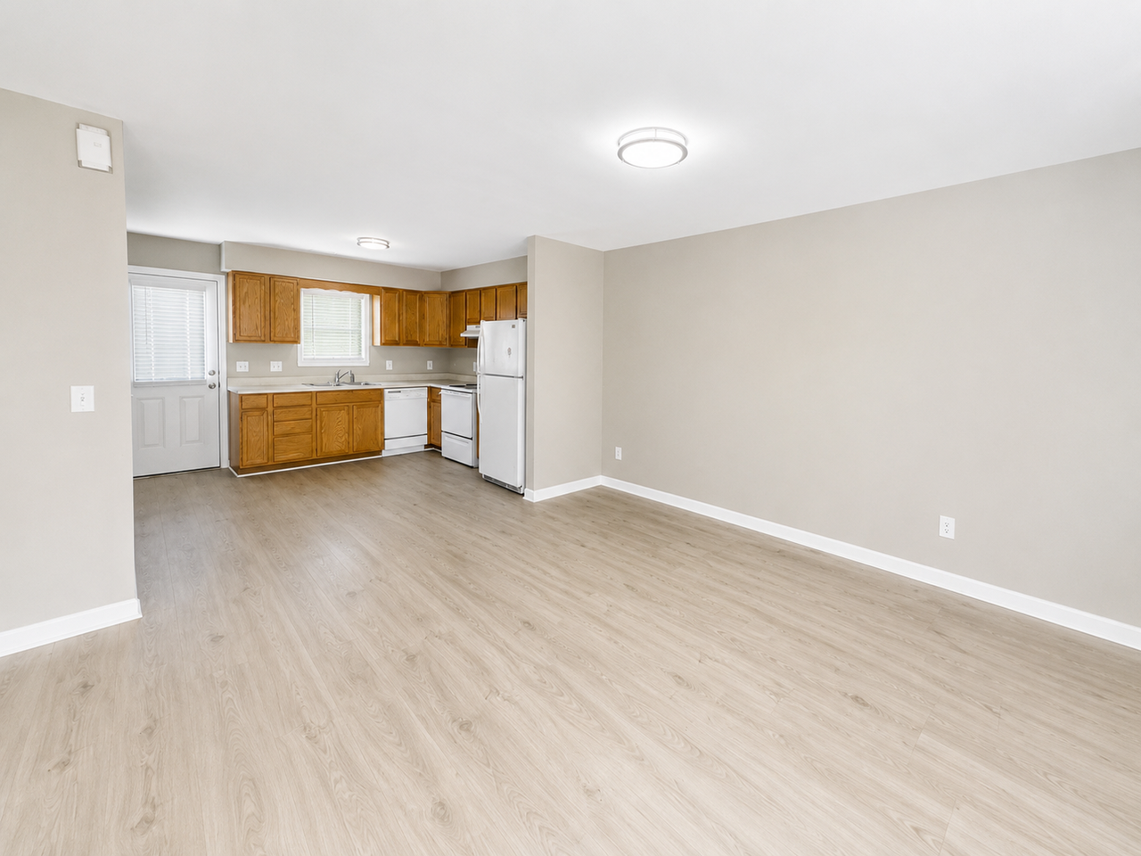 650 Lakeside Ave - Photo 3 of 12