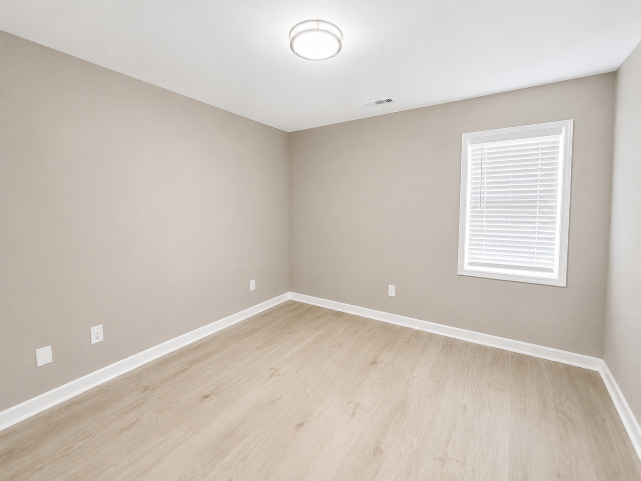 650 Lakeside Ave - Photo 6 of 12