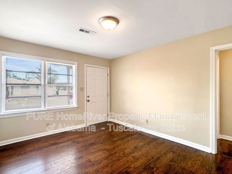 1120 19th St #5 - Photo 4 of 15