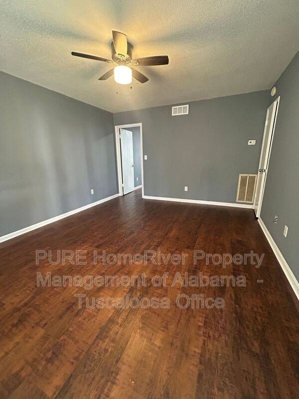 1926 48th St E #D - Photo 2 of 9