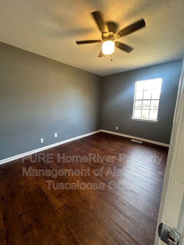 1926 48th St E #D - Photo 3 of 9