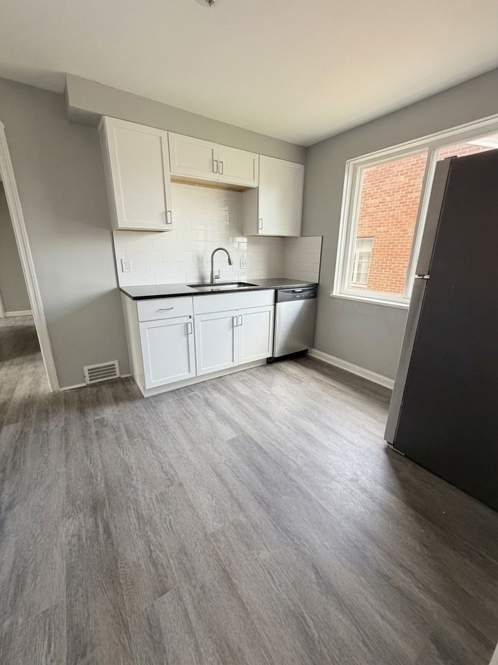 3596 Warren Road #UP - Photo 5 of 13