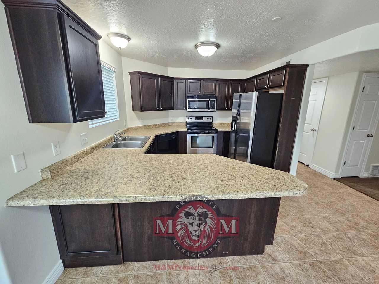 104 E Resaca Dr #E2 - Photo 4 of 29