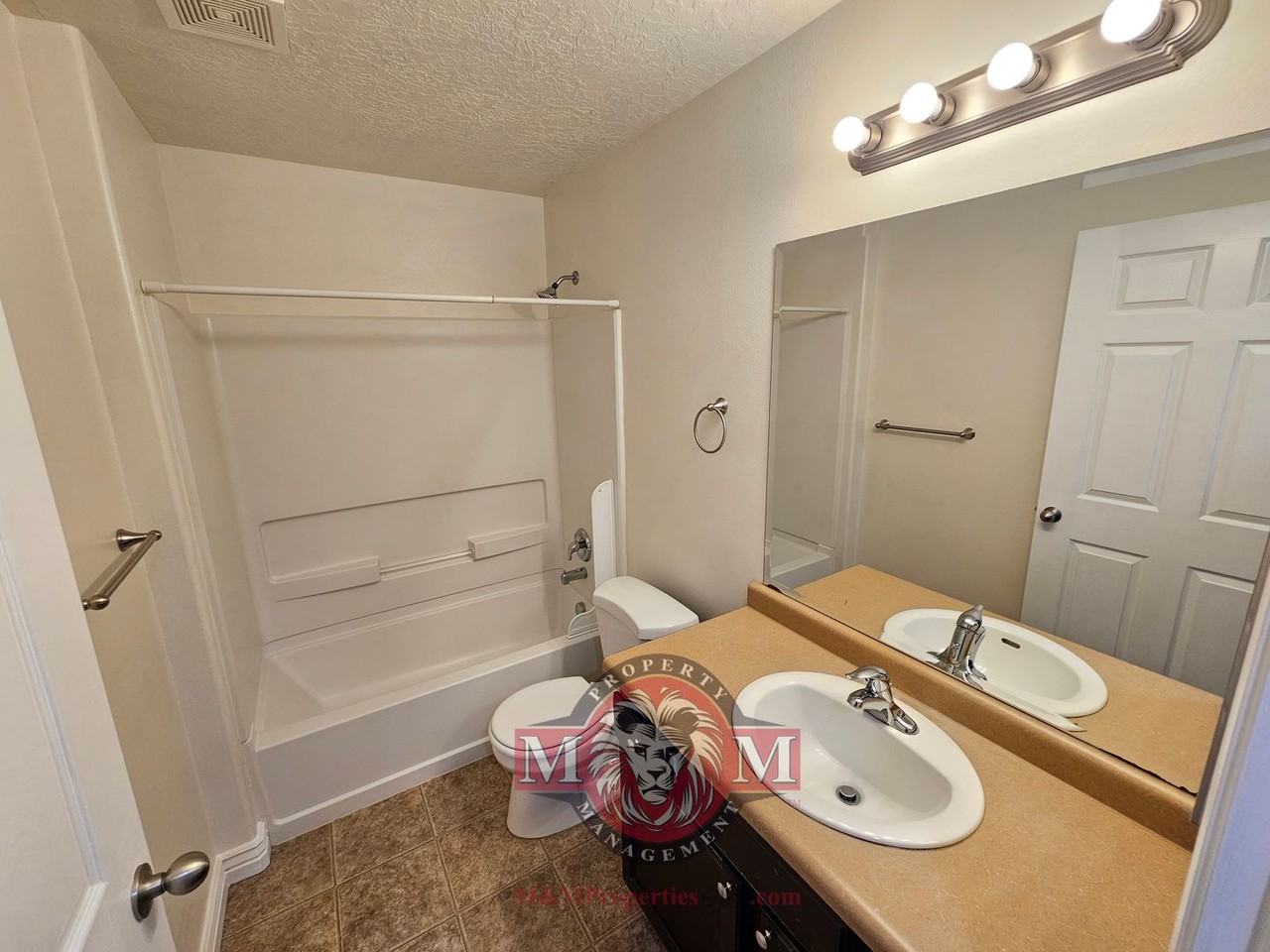 104 E Resaca Dr #E2 - Photo 7 of 29