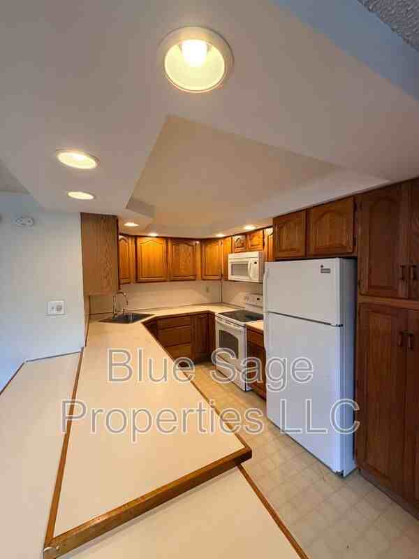 4419 Rosemont Ave #1stFL - Photo 6 of 22