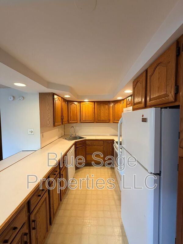 4419 Rosemont Ave #1stFL - Photo 7 of 22