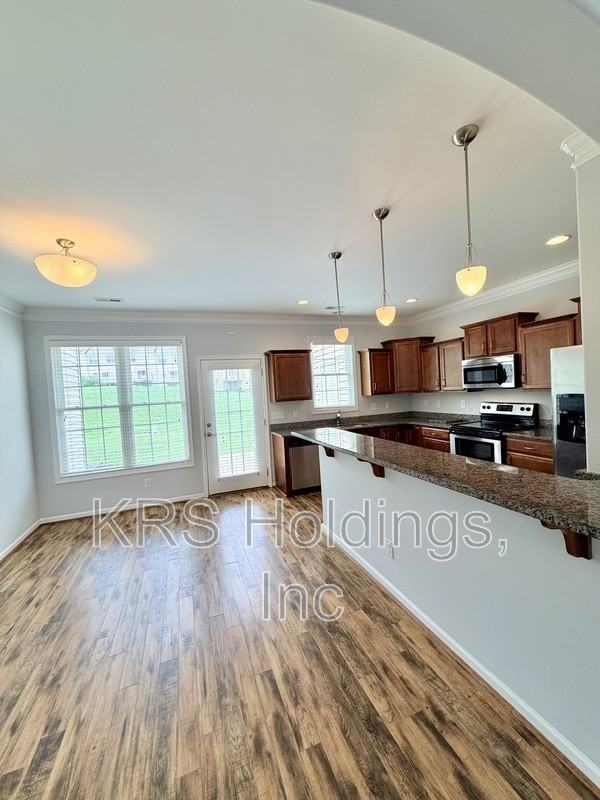 139 Rowse Dr - Photo 4 of 11