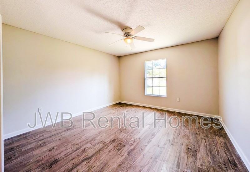 8410 Maple St - Photo 6 of 16