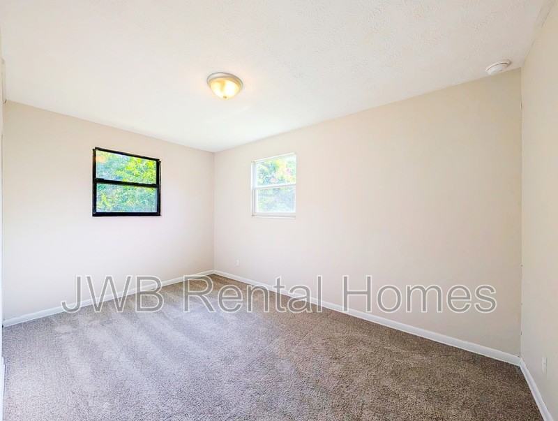 6643 Valiant Dr - Photo 7 of 17