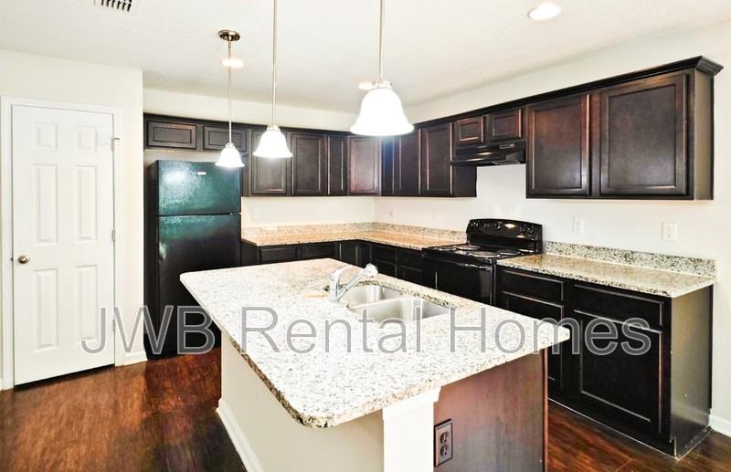 4650 Lenox Ave - Photo 2 of 13