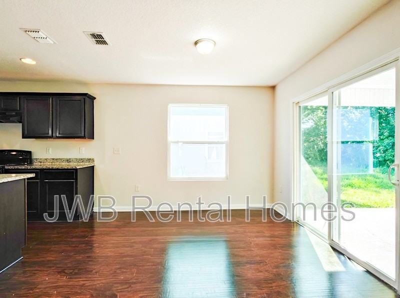 4650 Lenox Ave - Photo 5 of 13