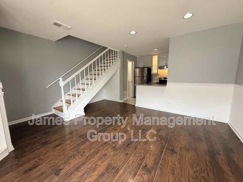 1271 Wyndham Ln - Photo 3 of 9