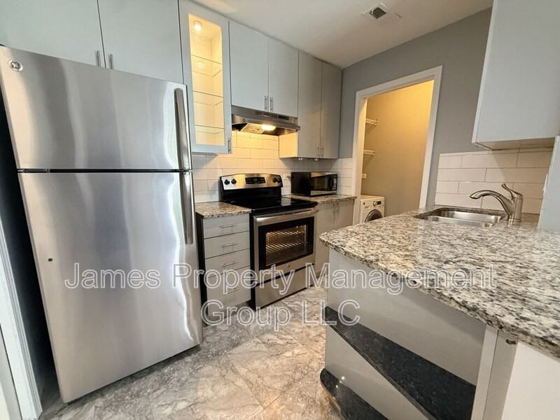 1271 Wyndham Ln - Photo 4 of 9