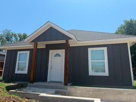 featured image of 2720 Sw G Ave