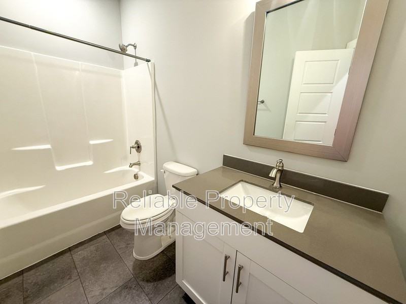 22 S Laird Dr - Photo 2 of 16