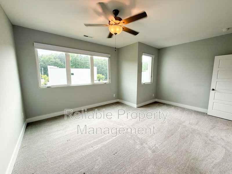 22 S Laird Dr - Photo 3 of 16