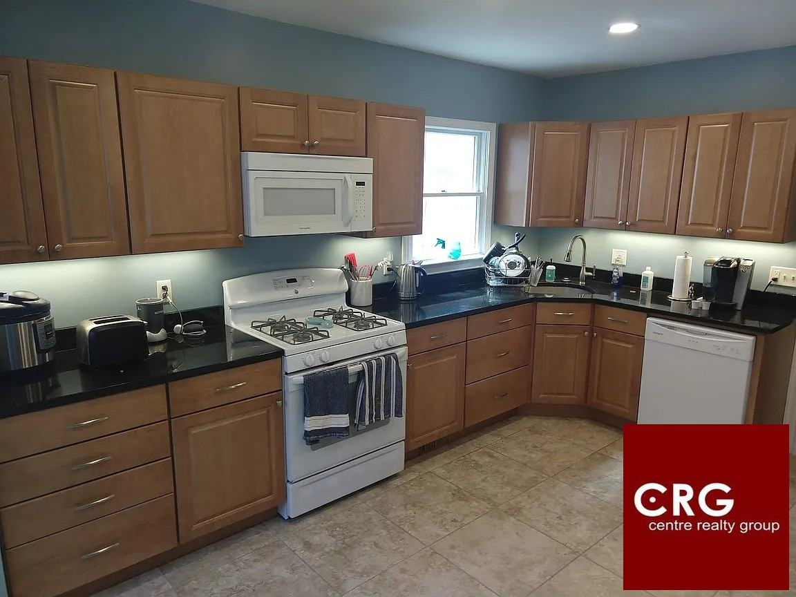71 Simpson Ave - Photo 5 of 15