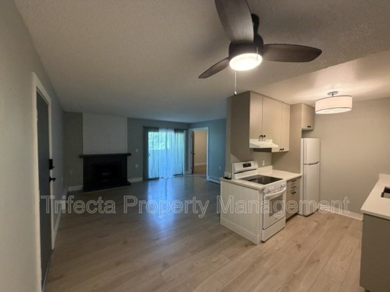 3431 Stover St - Photo 4 of 12