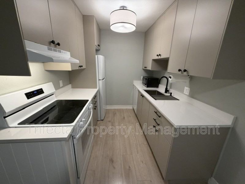 3431 Stover St - Photo 5 of 12