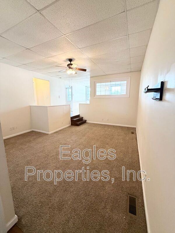 103 N Center St #E - Photo 5 of 11