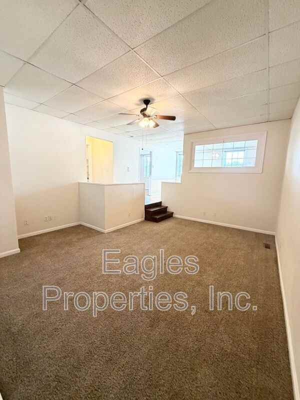 103 N Center St #E - Photo 4 of 11