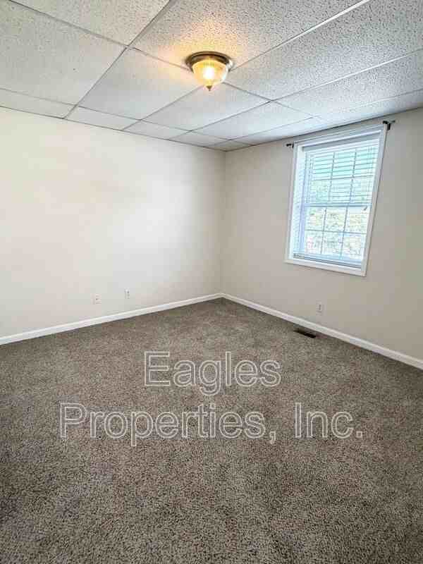 103 N Center St #E - Photo 6 of 11