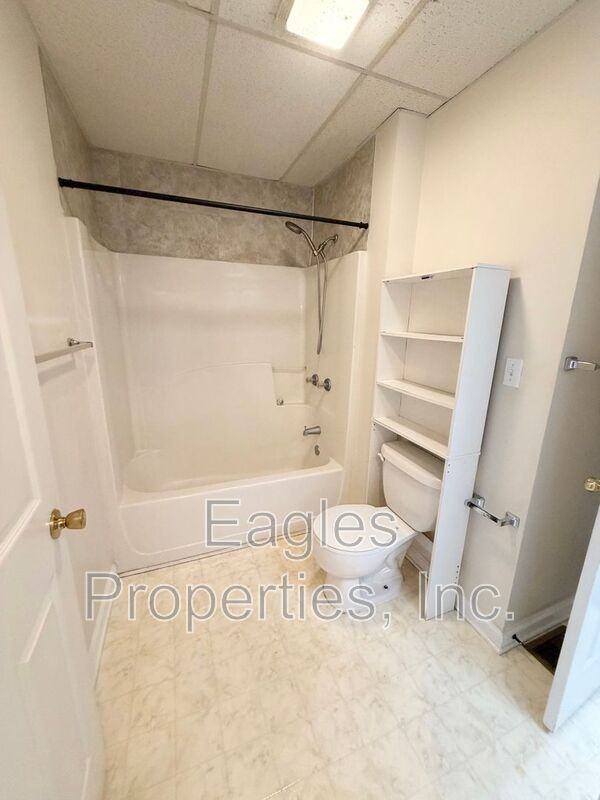 103 N Center St #E - Photo 7 of 11