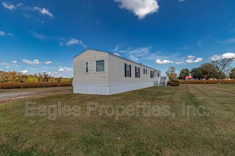 240 Ebenezer Church Rd - Photo 3 of 19