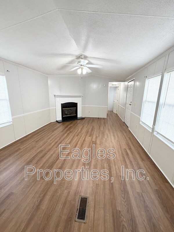 240 Ebenezer Church Rd - Photo 5 of 19