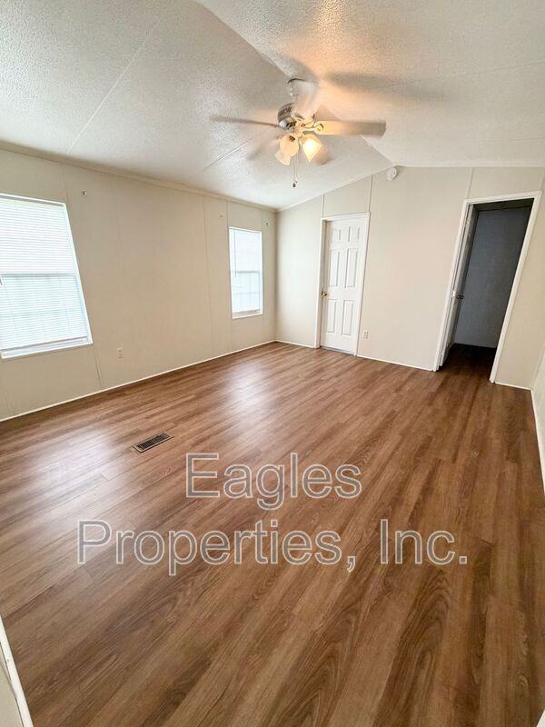 240 Ebenezer Church Rd - Photo 6 of 19