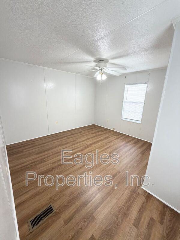 240 Ebenezer Church Rd - Photo 7 of 19