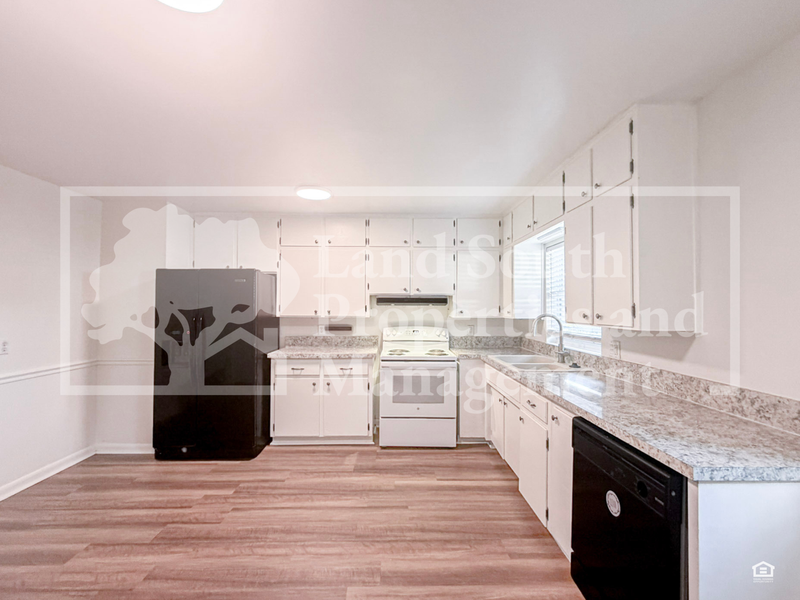 520 Mckay Ct - Photo 6 of 17