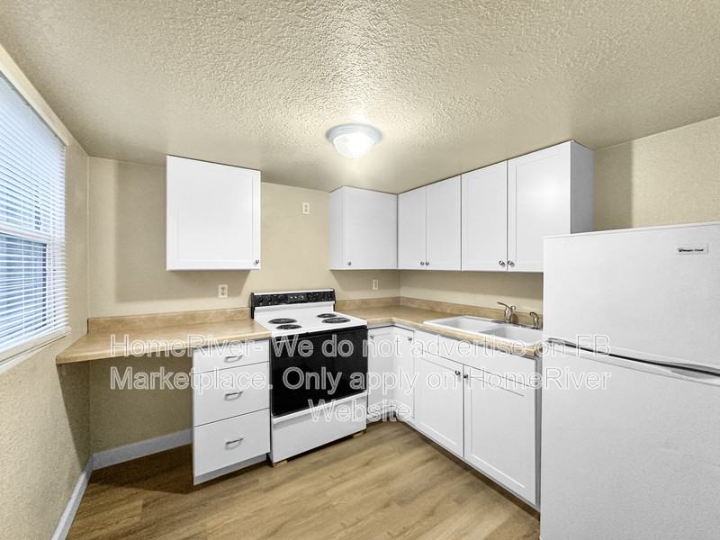 634 E 23rd Ave #G - Photo 3 of 16