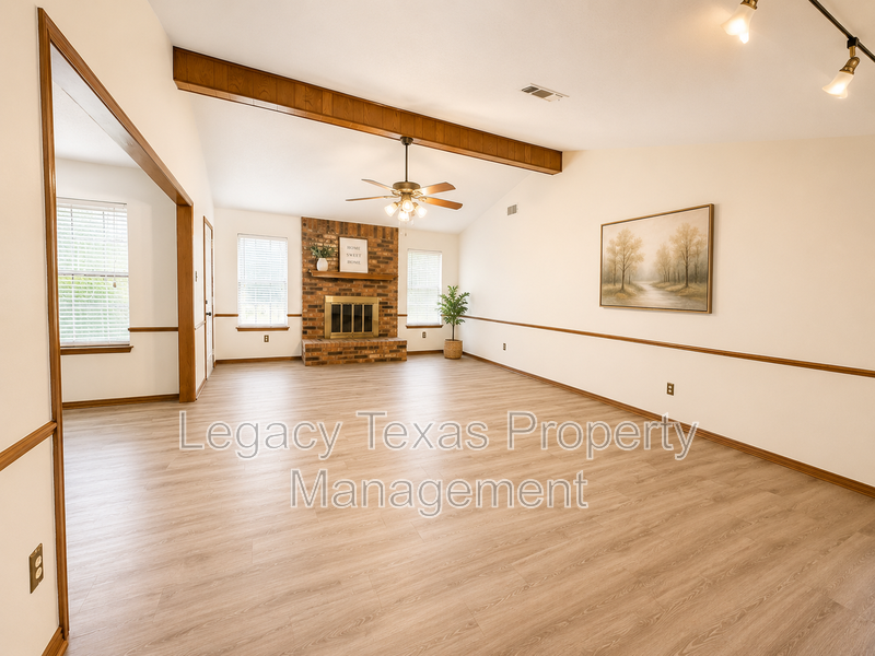 1203 Stonelake Dr - Photo 7 of 17