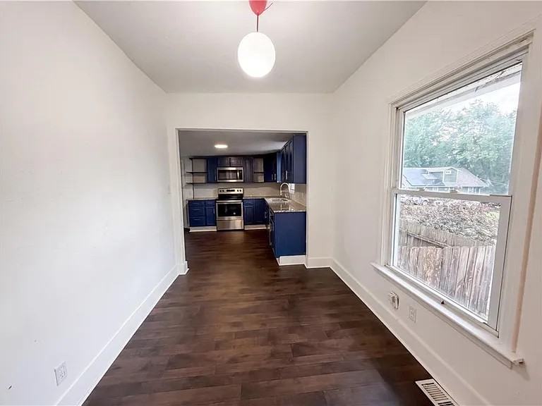 1316 East 44th Street - Photo 2 of 7