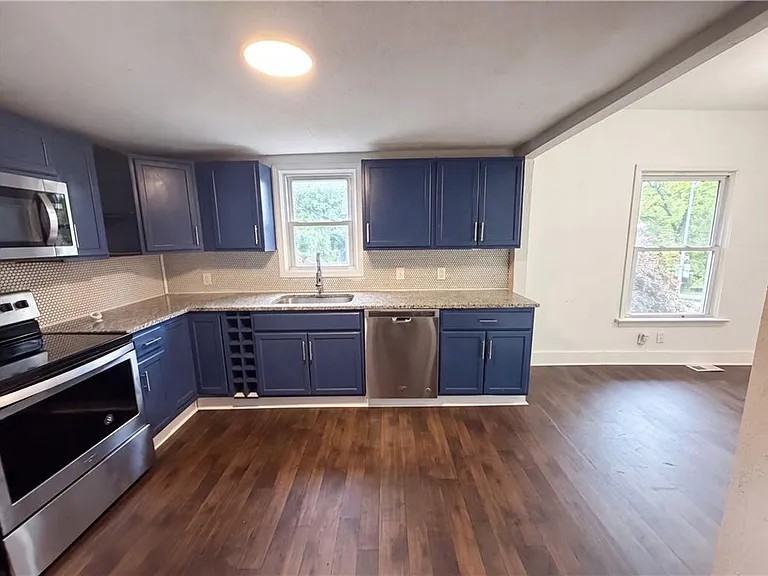 1316 East 44th Street - Photo 6 of 7