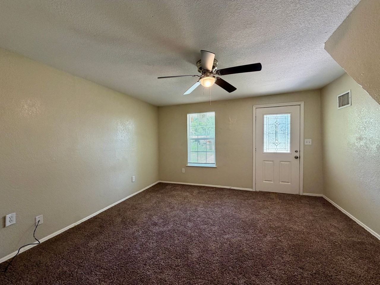 203 W Nolan St - Photo 2 of 9