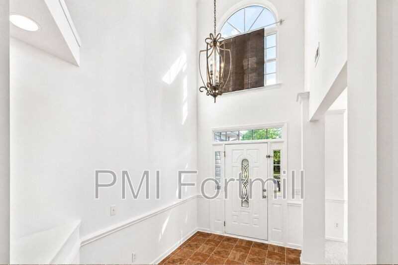 10922 Sedgemoor Ln - Photo 3 of 35