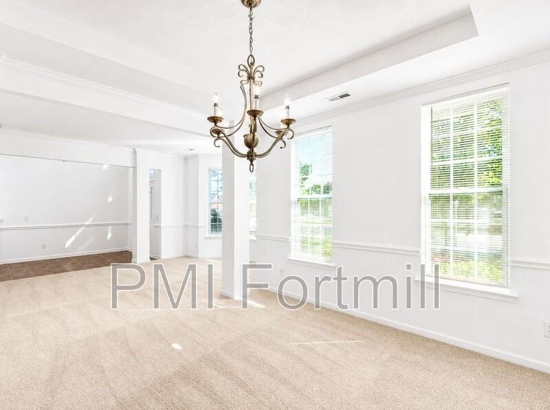 10922 Sedgemoor Ln - Photo 4 of 35