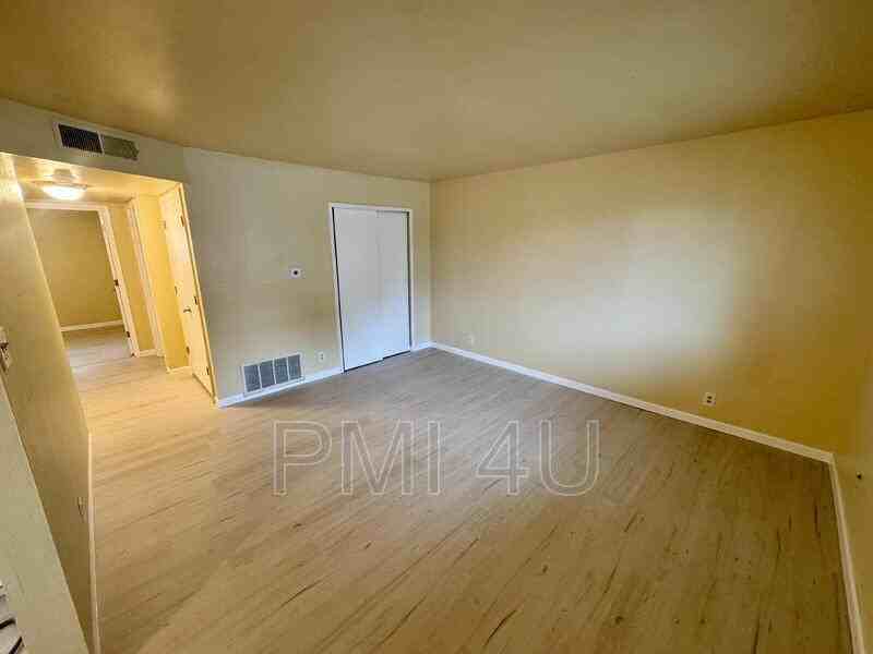 12409 Manitoba Dr Ne #B - Photo 2 of 43